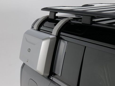 Used 2020 Land Rover Defender 110 HSE image 30