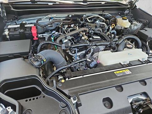 Used 2025 Toyota Tacoma SR5 AWD/4WD image 22