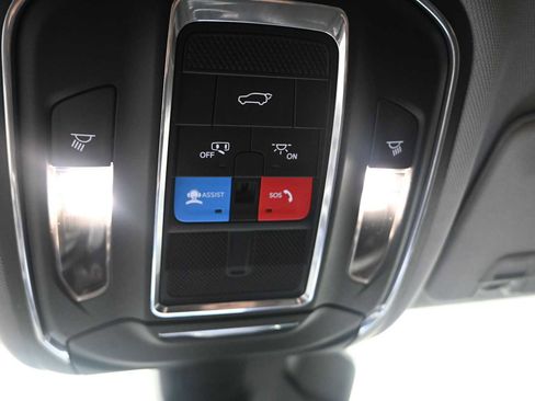 Used 2022 Jeep Grand Cherokee L Limited image 16