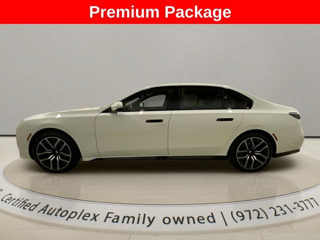 Used 2026 BMW 740i RWD image 2