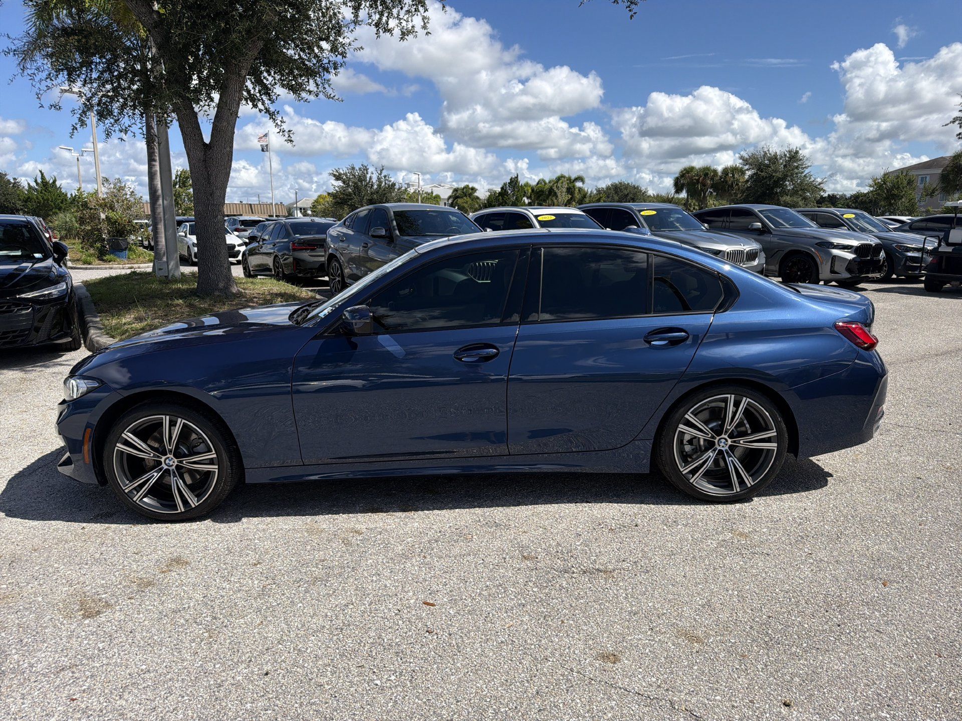 Used 2023 BMW 330i Sedan w/ Premium Package RWD image 7