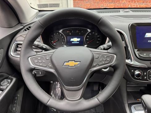 Used 2023 Chevrolet Equinox Premier AWD/4WD image 13