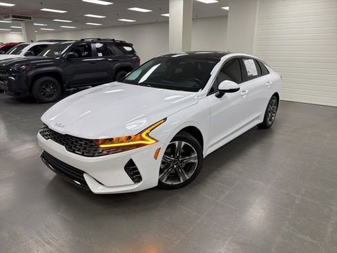 Used 2024 Kia K5 EX image 2