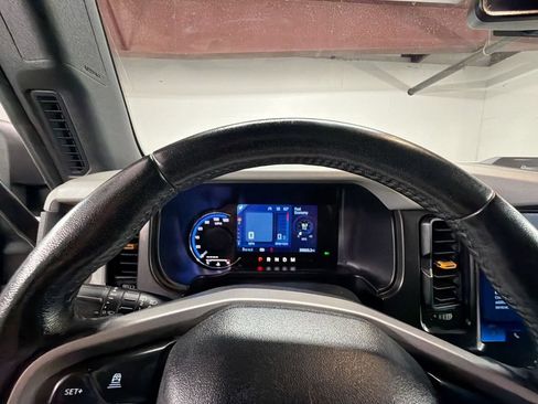 Used 2022 Ford Bronco Badlands AWD/4WD image 11