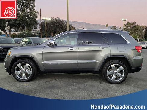 Used 2011 Jeep Grand Cherokee Overland Summit image 6
