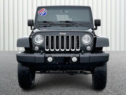 Used 2017 Jeep Wrangler Unlimited Sahara AWD/4WD image 2