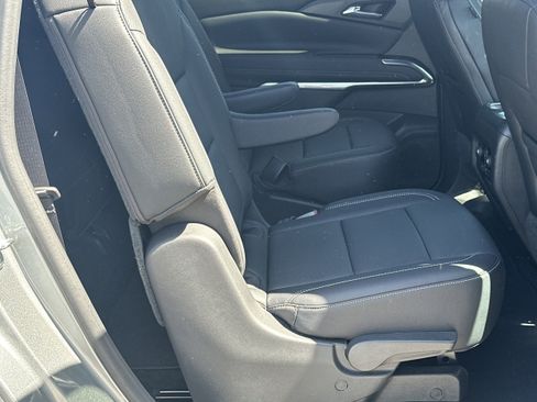Used 2024 Chevrolet Traverse LT w/ Trailering Package FWD image 15