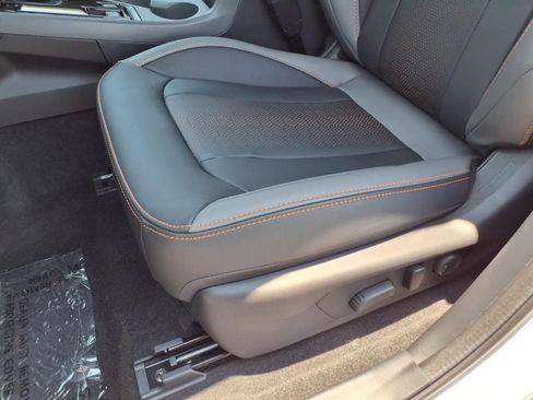 New 2025 Subaru Crosstrek 2.5i Limited w/ Popular Package #3A image 11