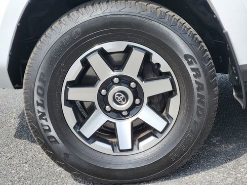 Certified 2024 Toyota 4Runner TRD Off-Road Premium image 9