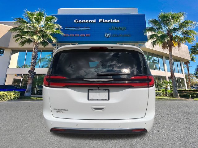 New 2026 Chrysler Pacifica Select FWD image 6