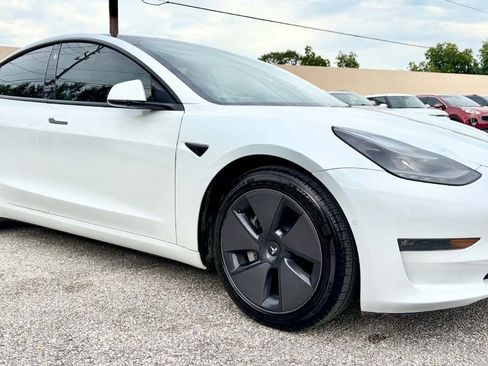 Used 2022 Tesla Model 3 Long Range AWD/4WD image 3
