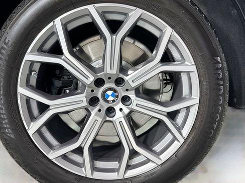 Used 2022 BMW X7 xDrive40i w/ Premium Package AWD/4WD image 31