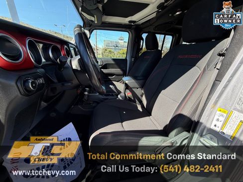 Used 2018 Jeep Wrangler Unlimited Rubicon w/ Steel Bumper Group image 11