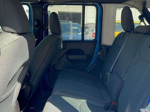 Used 2024 Jeep Wrangler Unlimited w/ Convenience Group image 10