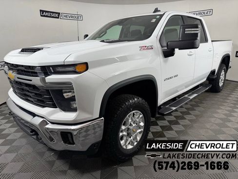 Used 2024 Chevrolet Silverado 2500 LT AWD/4WD image 1