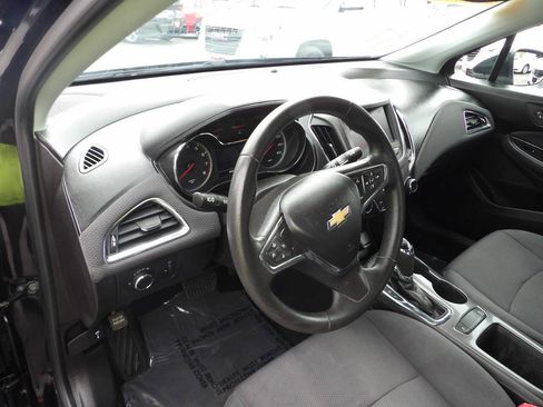 Used 2019 Chevrolet Cruze LT FWD image 6