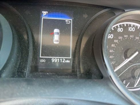 Used 2022 Toyota Camry SE image 5