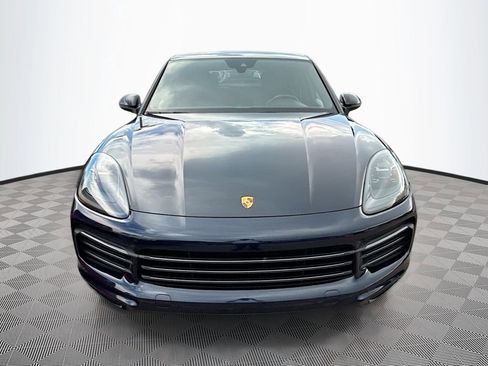 Used 2022 Porsche Cayenne Platinum Edition image 2