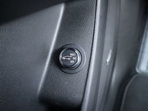Used 2023 Chevrolet Traverse RS AWD/4WD image 37