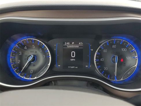 Used 2019 Chrysler Pacifica L image 23