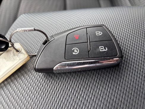Used 2025 Chevrolet Equinox LT FWD image 24