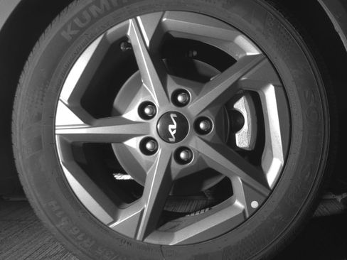 Used 2025 Kia K4 FWD image 13