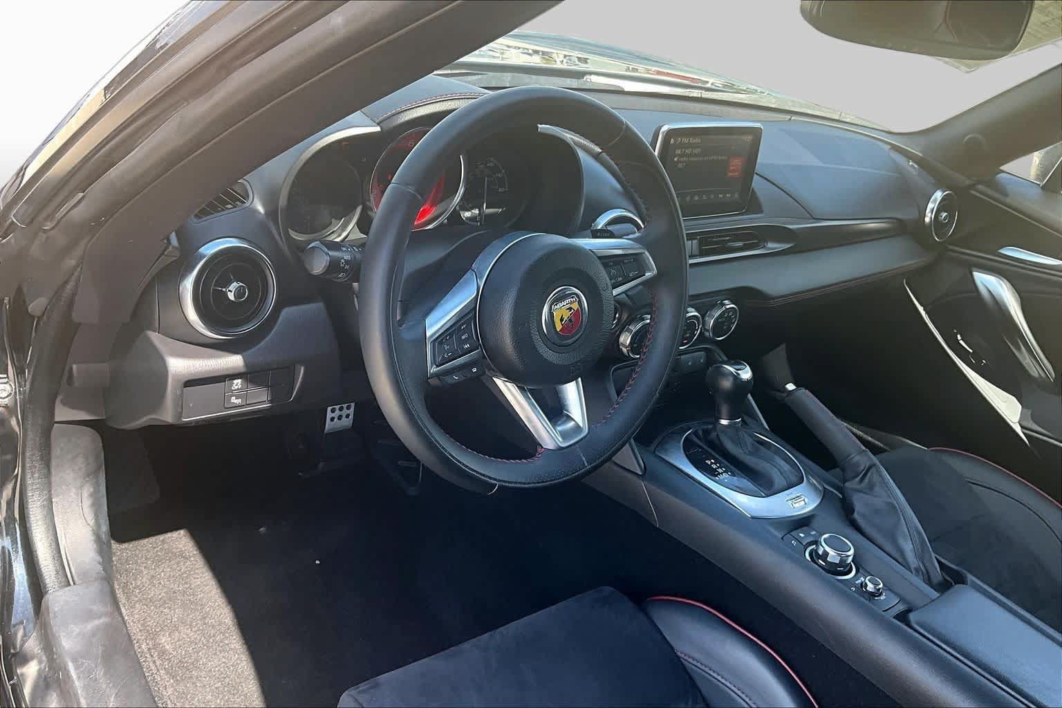 Used 2019 FIAT 124 Spider Abarth w/ Convenience Group RWD image 14