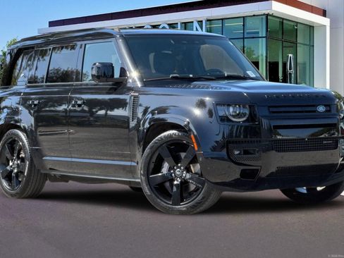 Used 2022 Land Rover Defender 110 X-Dynamic HSE AWD/4WD image 2