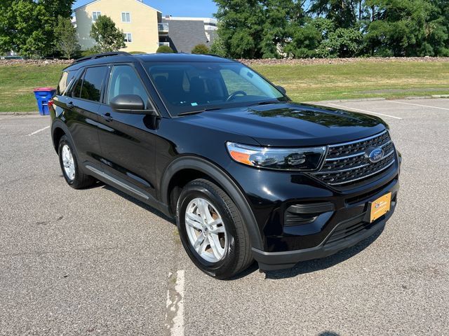 Certified 2022 Ford Explorer XLT AWD/4WD image 2