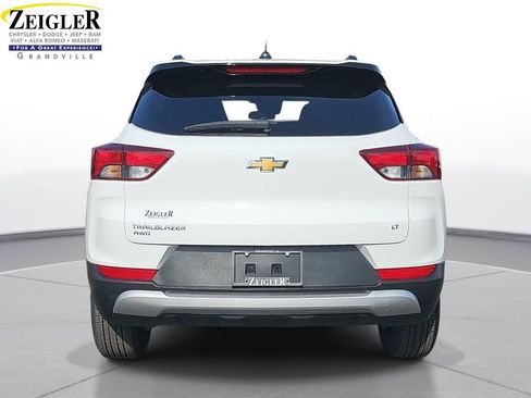 Used 2025 Chevrolet TrailBlazer LT AWD/4WD image 6