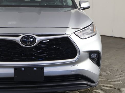 Used 2020 Toyota Highlander XLE image 15