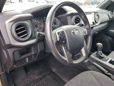 Used 2017 Toyota Tacoma SR5 image 6