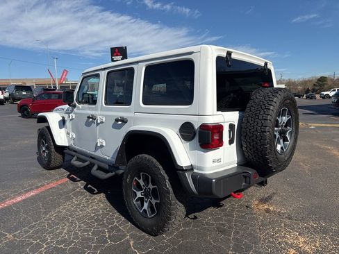 Used 2022 Jeep Wrangler Unlimited Rubicon w/ LED Lighting Group AWD/4WD image 10