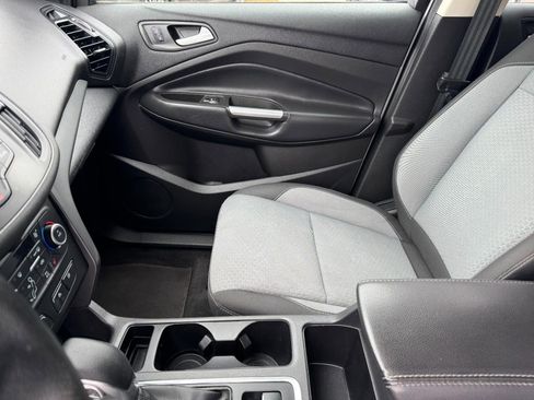 Used 2018 Ford Escape SE image 13