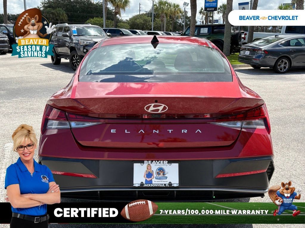 Used 2025 Hyundai Elantra SEL FWD image 6