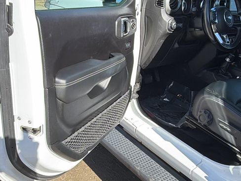 Used 2020 Jeep Wrangler Unlimited Sahara image 14