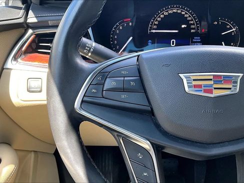 Used 2018 Cadillac XT5 Luxury w/ Driver Awareness Package AWD/4WD image 11