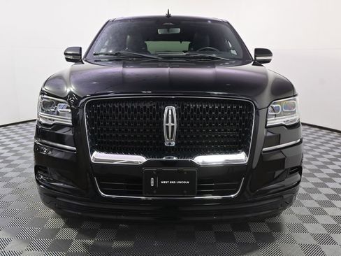 Used 2022 Lincoln Navigator Reserve image 10