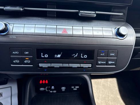 Certified 2025 Hyundai Kona SEL AWD/4WD image 22