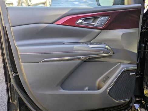 New 2026 Chevrolet Traverse RS image 12