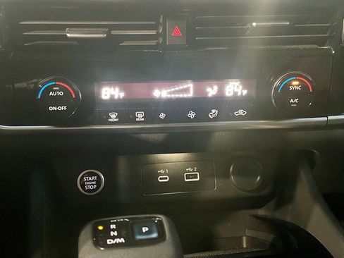 Used 2022 Nissan Rogue SV AWD/4WD image 16