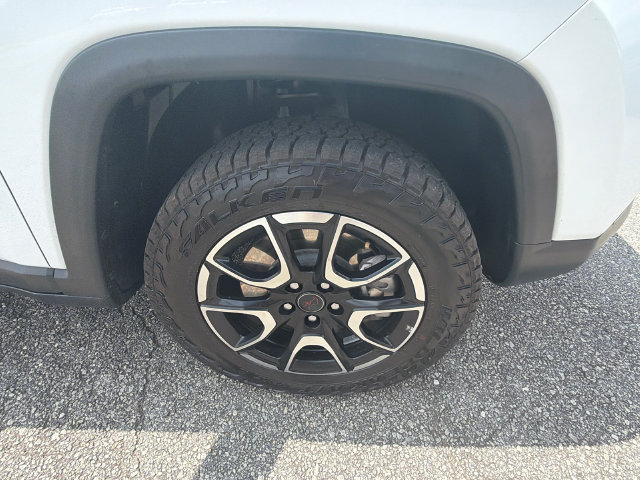 Used 2025 Jeep Compass Trailhawk AWD/4WD image 12