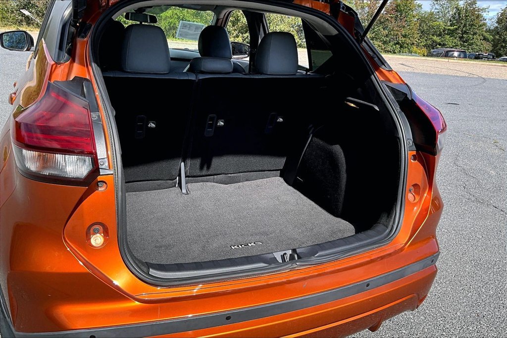 Used 2023 Nissan Kicks SR w/ SR Premium Package FWD image 27