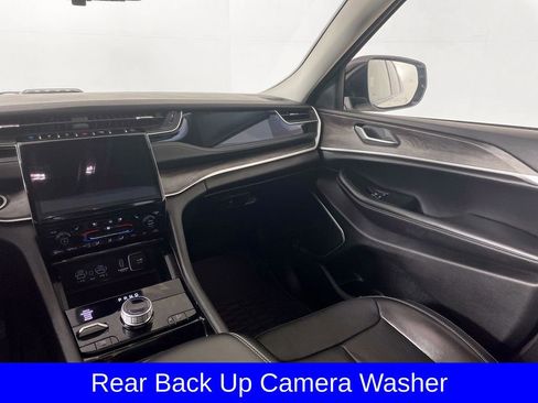 Used 2023 Jeep Grand Cherokee 4WD 4xe w/ Luxury Tech Group II image 28