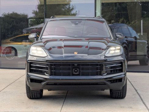 New 2025 Porsche Cayenne E-Hybrid image 6
