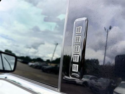 Used 2021 Ford F150 Lariat w/ Equipment Group 502A High AWD/4WD image 18