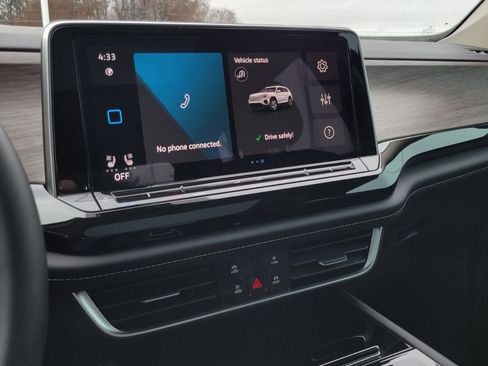 Used 2025 Volkswagen Atlas SEL image 25