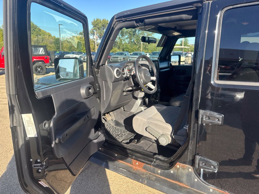 Used 2008 Jeep Wrangler Unlimited Sahara AWD/4WD image 10