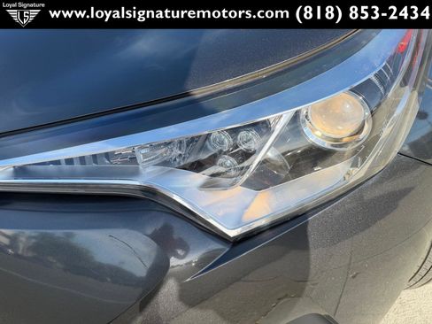 Used 2018 Toyota C-HR XLE image 34