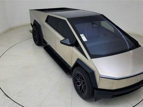 Used 2025 Tesla Cybertruck AWD Crew Cab image 72